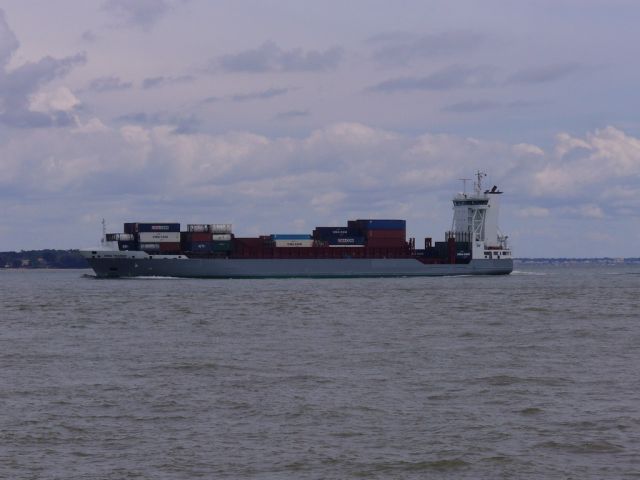 Dina Trader - Estuaire - 14 mai 2010.JPG